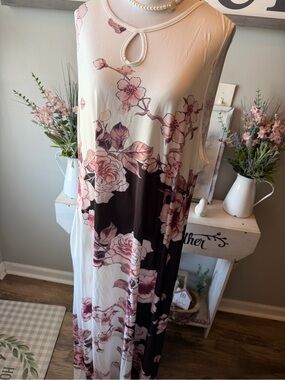 Sleeveless Floral Maxi Dress - Cream & Pink